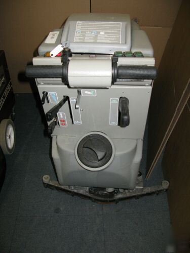 Comac simpla 50 bt battery powered scrunning machine