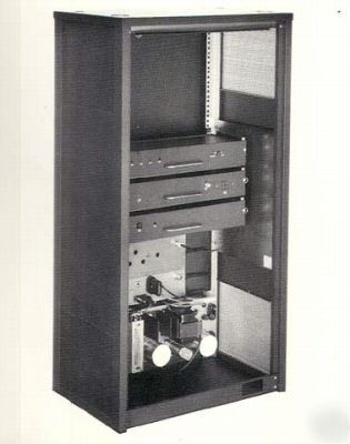 E.f. johnson 800MHZ 80 watt ltr repeater