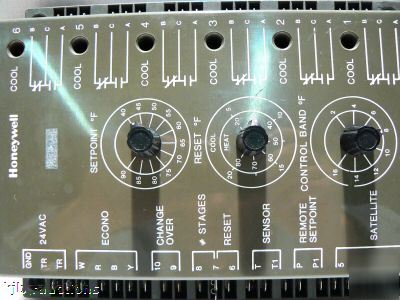 Honeyell W7100A discharge air controller control