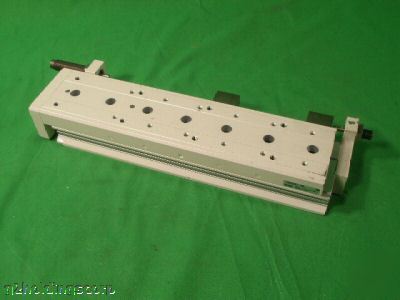 Smc MXS20-150 pneumatic cylinder *damaged corner*