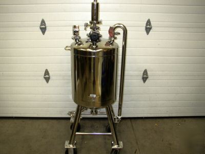 Stainless steel pharmaceutical reactor / mixing tank ?