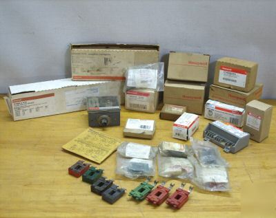 New 41PC lot honeywell heating controls sensors & more 