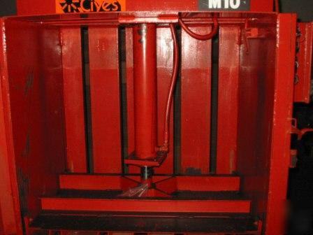 Verticle hydraulic recycling baler/bailer compactor 36