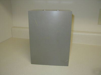 Large branson ultrasonic welding horn block