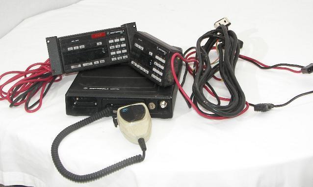 Lot of *8* motorola spectra 9000 uhf mobile radio