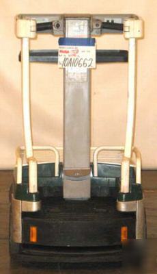 Used crown electric forklift - WAV50-84